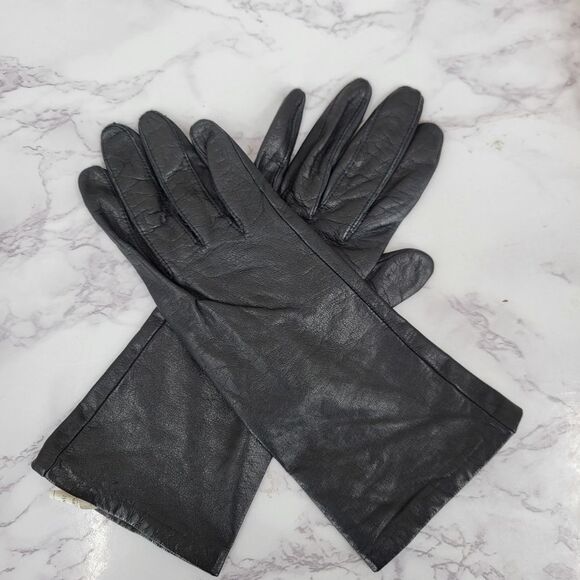 Aris Elegant Black Leather Driving Gloves with Silk Lining - Picture 8 of 12